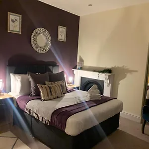 Beautiful 2 Bedroom In Bath