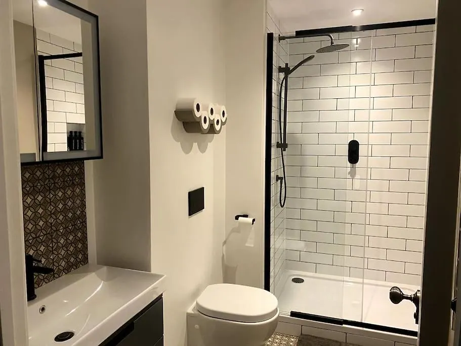 Homestay The Retreat, Luxury Studio Apartment In Bath With Parking United Kingdom