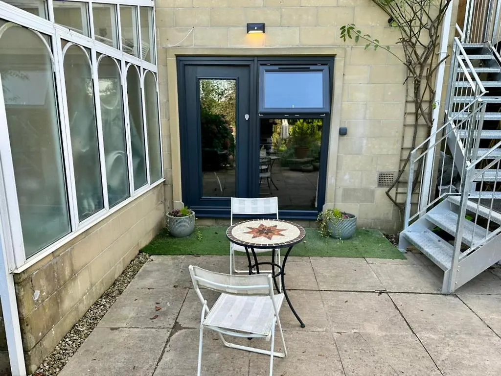 The Retreat, Luxury Studio Apartment In Bath With Parking United Kingdom