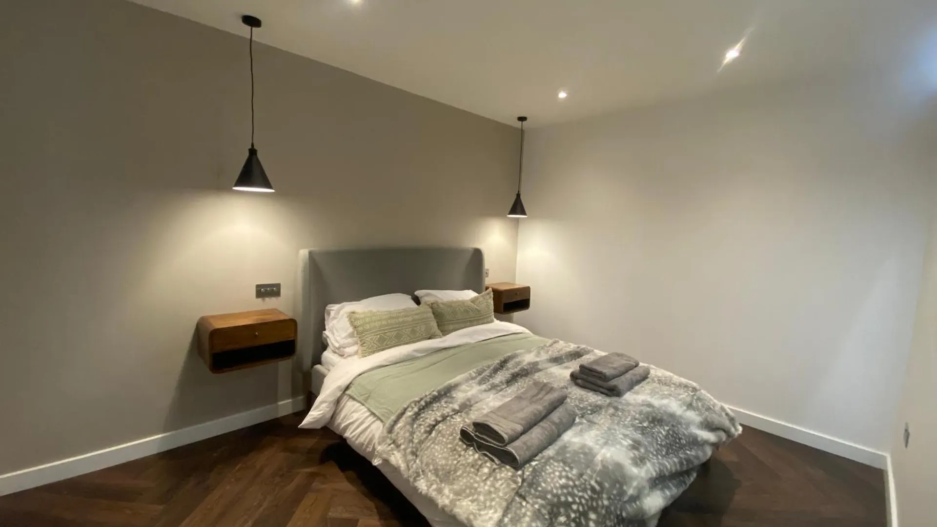 The Retreat, Luxury Studio Apartment In Bath With Parking Homestay